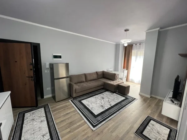 Tirane, jepet me qera apartament 1+1 Kati 9, 47 m² 500 € (Rruga 5 maj)