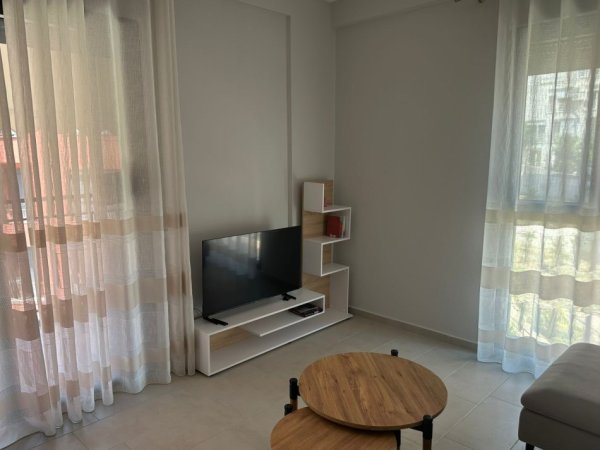 Tirane, jepet me qera apartament 2+1+Ballkon Kati 3, 110 m² 650 € (Kodra e Diellit)