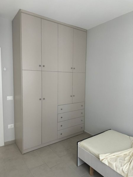 Tirane, jepet me qera apartament 2+1+Ballkon Kati 3, 110 m² 650 € (Kodra e Diellit)