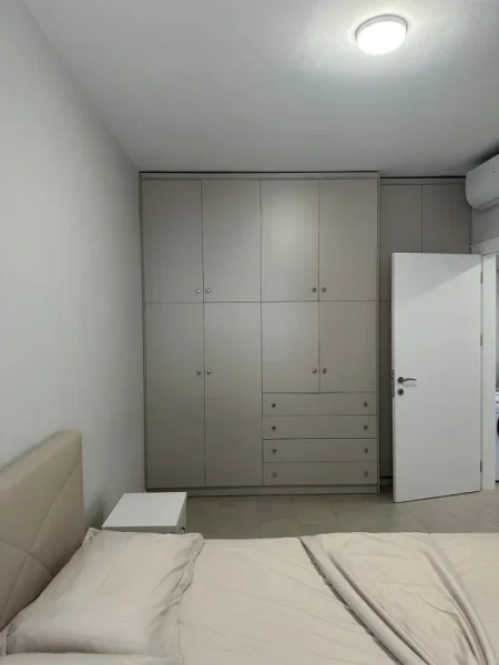 Tirane, jepet me qera apartament 2+1+Ballkon Kati 3, 110 m² 650 € (Kodra e Diellit)