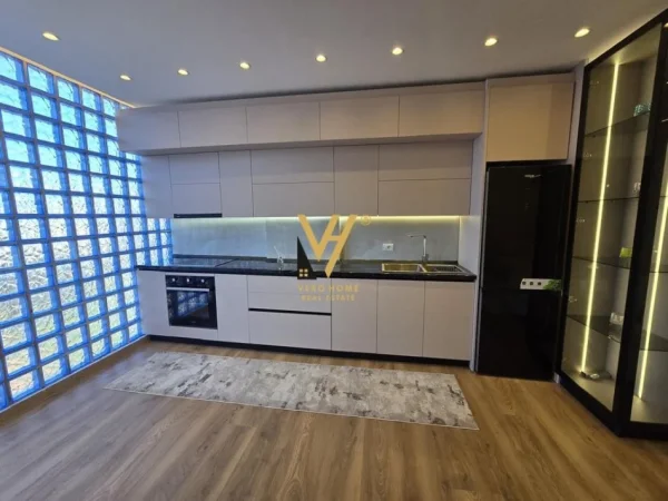 Tirane, shitet apartament 2+1+Ballkon , 110 m² 348.000 € (RRUGA E KOSOVAREVE)