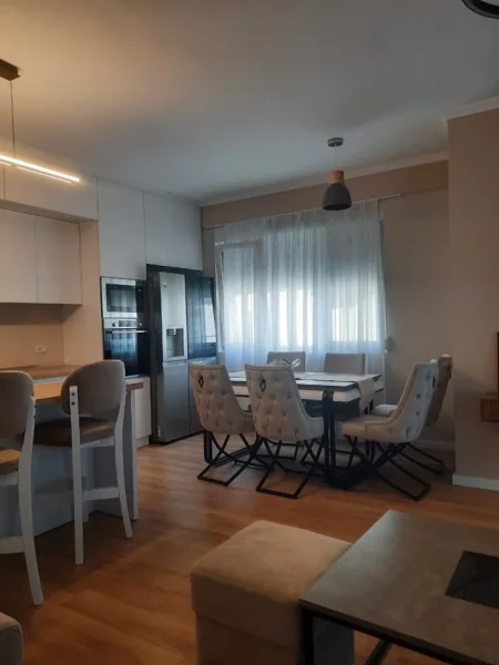 Tirane, jepet me qera apartament 2+1 Kati 1, 85 m² 500 € (Rruga sefer tujani)