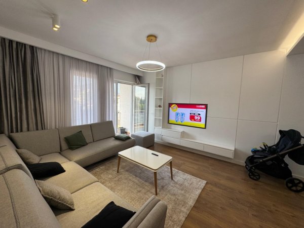 Tirane, jepet me qera apartament 2+1+Ballkon Kati 5, 120 m² 900 € (Rruga elbasanit)