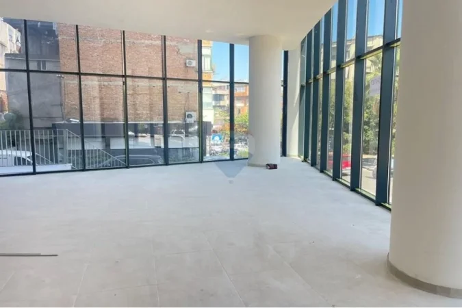 Tirane, shitet dyqan Kati 0, 154 m² 735.000 € (Rruga Mine Peza ID: 530191054-1307)