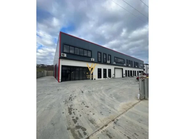 Tirane, shitet magazine Kati 0, 1.100 m² 650.000 € (VORE)