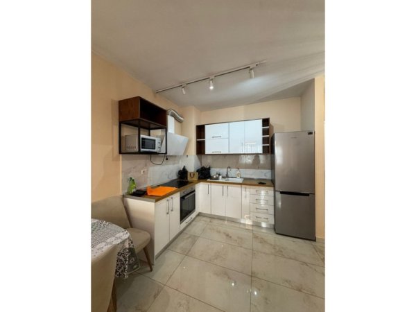 Tirane, jepet me qera apartament 2+1 Kati 2, 80 m² 600 € (Tower Bridge 3 Tirana Albania)