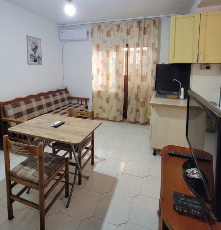 📌 Jepet me qera garsoniere – Xhamllik / Kongresi i Manastirit  300 €