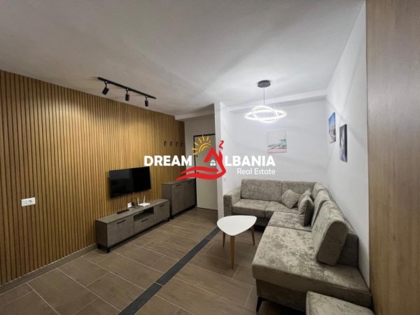 Tirane, jepet me qera apartament 1+1 Kati 1, 65 m² 500 € (selite)