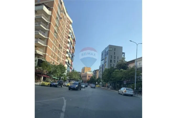 Rr e Elbasanit, shitet dyqan Kati 0, 356 m² 1.350.000 € (ID: 530161033-58)