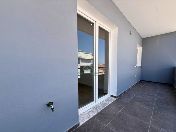Vlore, shitet apartament 1+1+Ballkon Kati 9, 78 m² 120.000 € (Prane Zjarrefikses-Pjeserisht pamje nga deti)