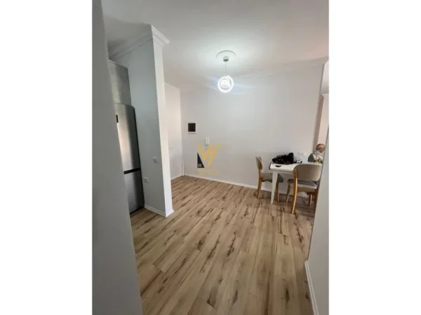 Tirane, jepet me qera apartament 1+1 Kati 6, 70 m² 600 € (9 KATESHET)
