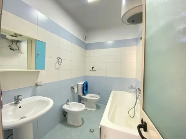 Tirane, jepet me qera apartament 3+1 Kati 6, 146 m² 570 € (ASTIR)