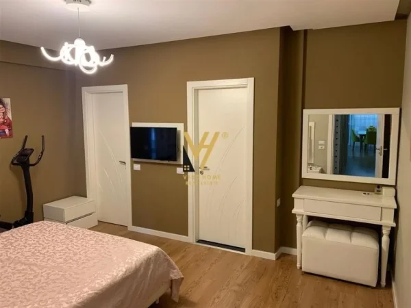 Tirane, jepet me qera apartament 2+1+Ballkon Kati 2, 96 m² 800 € (KONTAKTI 21 DHJETORI)