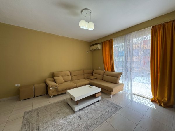 Tirane, jepet me qera apartament 2+1 Kati 3, 110 m² 550 € (Market Jata)