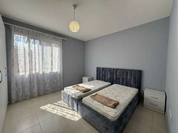 Tirane, jepet me qera apartament 2+1 Kati 3, 110 m² 550 € (Market Jata)