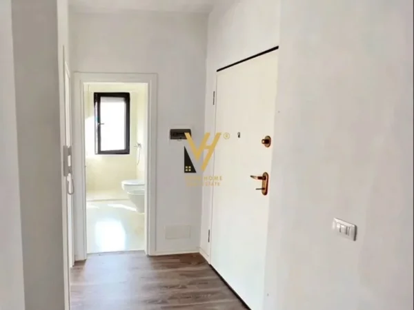 Tirane, shitet apartament 1+1+Ballkon , 77 m² 200.000 € (SHKOLLA E KUQE)