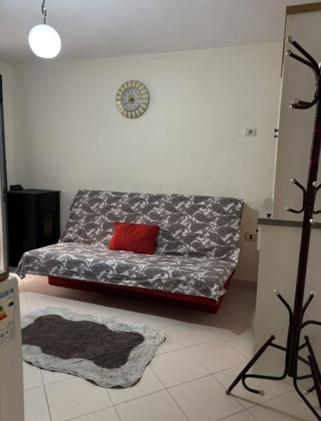 Tirane, jepet me qera apartament 1+1+Ballkon Kati 1, 70 m² 450 € (MYSLYM SHYRI)