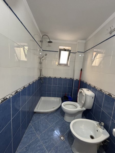 Tirane, jepet me qera apartament 1+1+Ballkon Kati 1, 70 m² 450 € (MYSLYM SHYRI)