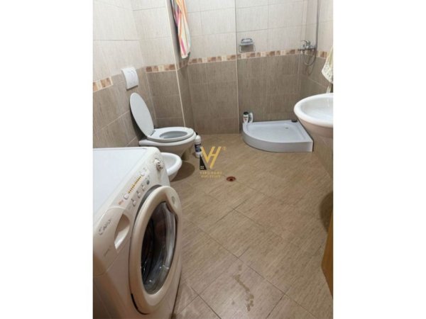 Tirane, jepet me qera apartament 2+1+Ballkon , 92 m² 450 € (FRESK)