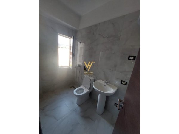 Tirane, jepet me qera apartament 2+1+Ballkon Kati 2, 65 m² 450 € (TREGU ELEKTRIK)