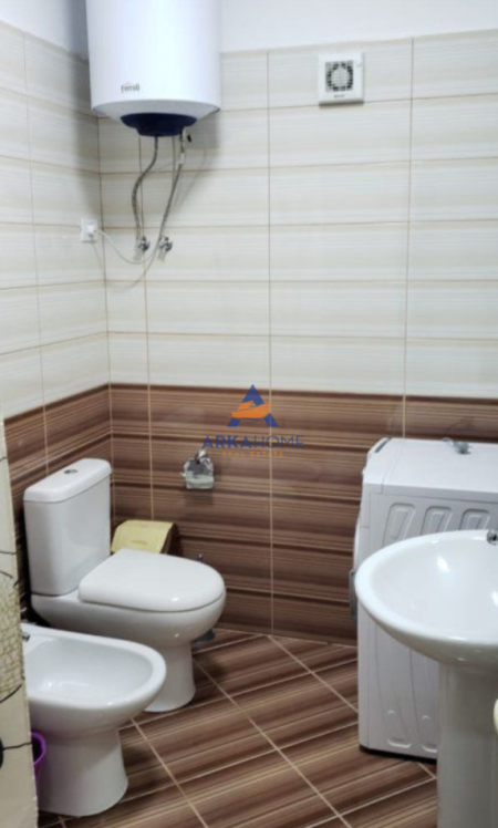 Tirane, jepet me qera apartament 1+1+Ballkon Kati 3, 68 m² 450 € (RRUGA TEODOR KEKO, UNAZA E RE)
