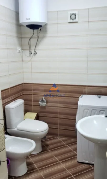 Tirane, jepet me qera apartament 1+1+Ballkon Kati 3, 68 m² 450 € (RRUGA TEODOR KEKO, UNAZA E RE)