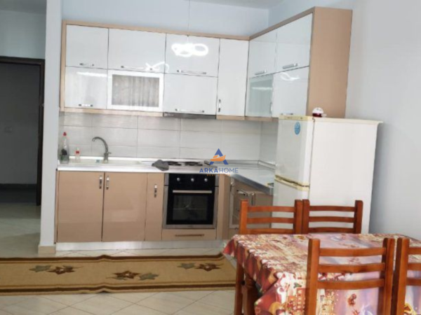 Tirane, jepet me qera apartament 1+1+Ballkon Kati 3, 68 m² 450 € (RRUGA TEODOR KEKO, UNAZA E RE)