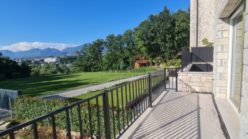 Tirane, shitet Vile 4 Katshe , 500 m² 950.000 € (Secret Garden Residence TEG)