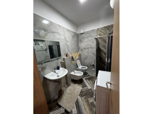 Tirane, jepet me qera apartament 2+1+Aneks+Ballkon , 100 m² 800 € (DON BOSKO)
