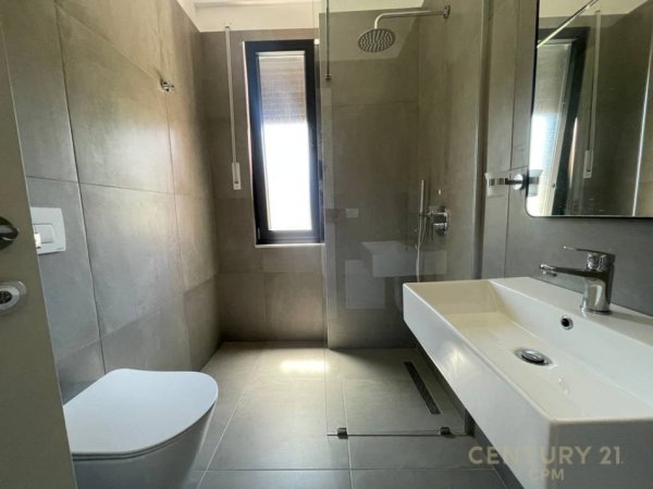 Tirane, jepet me qera apartament 2+1+Aneks+Ballkon Kati 2, 96 m² 750 € (Kodra e Diellit)