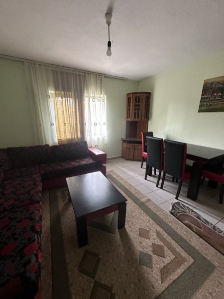 Tirane, jepet me qera apartament 1+1+Ballkon Kati 3, 70 m² 300 € (QYTET STUDENTI)