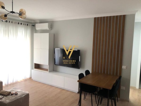Tirane, jepet me qera apartament 2+1+Ballkon Kati 8, 95 m² 1.200 € (DELIJORGJI)