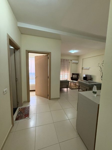 Tirane, jepet me qera apartament 1+1+Ballkon Kati 5, 70 m² 450 € (Kompleksi Golden Park)