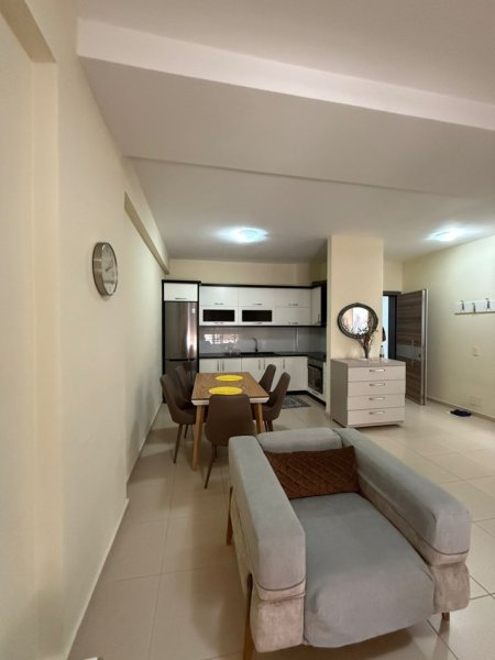 Tirane, jepet me qera apartament 1+1+Ballkon Kati 5, 70 m² 450 € (Kompleksi Golden Park)