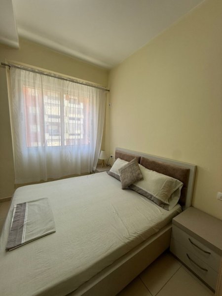 Tirane, jepet me qera apartament 1+1+Ballkon Kati 5, 70 m² 450 € (Kompleksi Golden Park)