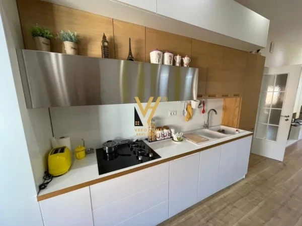 Tirane, jepet me qera apartament 2+1 Kati 4, 90 m² 750 € (MYSLYM SHYRI)