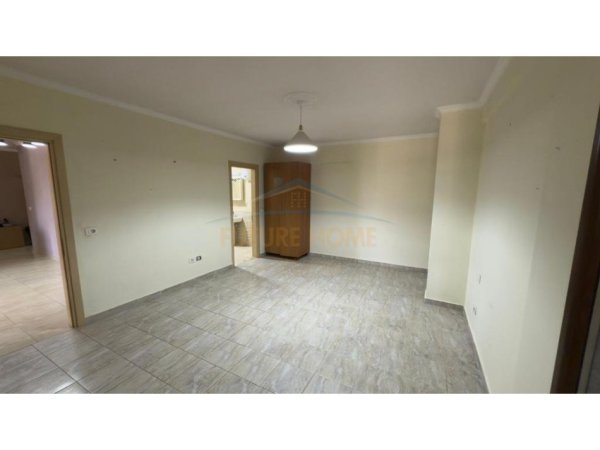 Tirane, shitet apartament 2+1+Ballkon Kati 1, 130 m² 240.000 € (KOPSHTI BOTANIK)  PRM53616