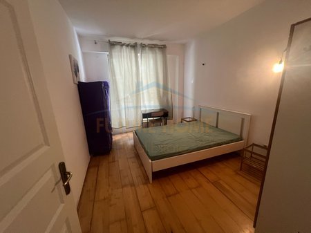 Tirane, jepet me qera apartament 1+1 Kati 1, 550 € (Selvia)