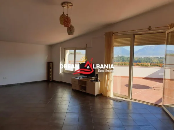 Tirane, jepet me qera apartament 3+1 Kati 5, 210 m² 950 € (tek Liqeni i Thate)