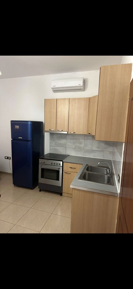 Tirane, jepet me qera apartament 1+1+Ballkon Kati 0, 74 m² 320 € (rruga Preng Doci Tirane)