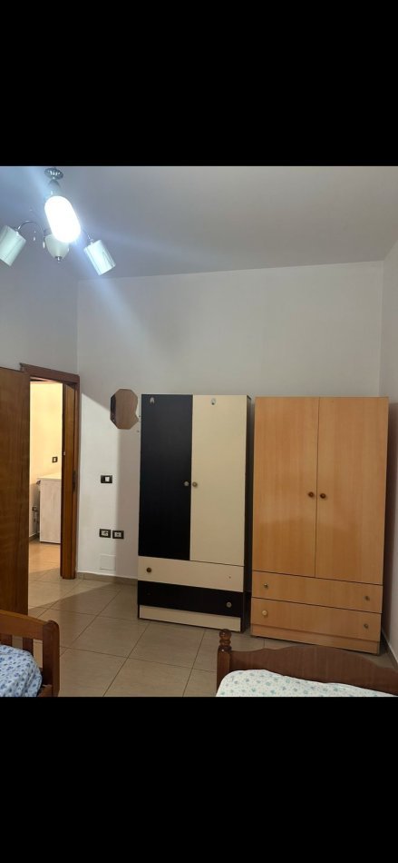 Tirane, jepet me qera apartament 1+1+Ballkon Kati 0, 74 m² 320 € (rruga Preng Doci Tirane)