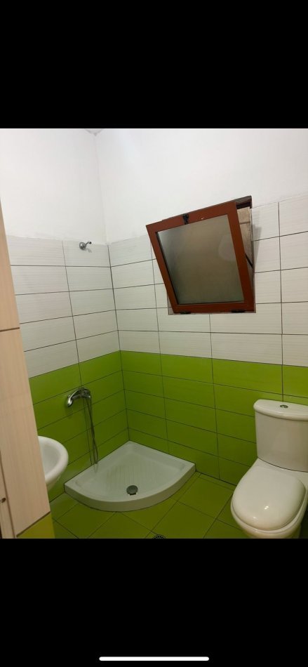 Tirane, jepet me qera apartament 1+1+Ballkon Kati 0, 74 m² 320 € (rruga Preng Doci Tirane)