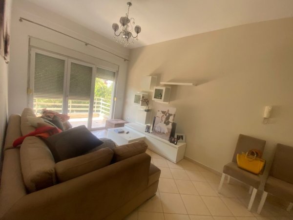 Tirane, jepet me qera apartament 2+1 Kati 3, 100 m² 500 € (Rruga allaman dervishi)