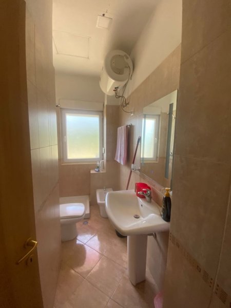 Tirane, jepet me qera apartament 2+1 Kati 3, 100 m² 500 € (Rruga allaman dervishi)