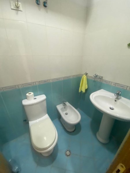 Tirane, jepet me qera apartament 2+1 Kati 3, 100 m² 500 € (Rruga allaman dervishi)