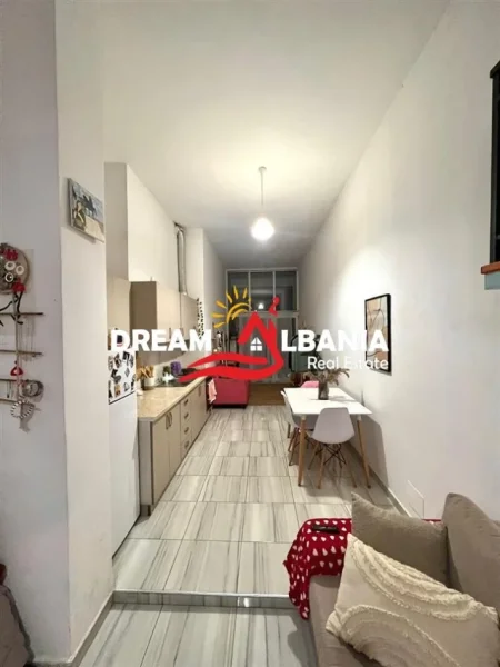 Tirane, shitet apartament Dublex Kati 1, 75 m² 70.000 € (ne Rrugen 5 Maji, prane Shkolles Tirana Jone)