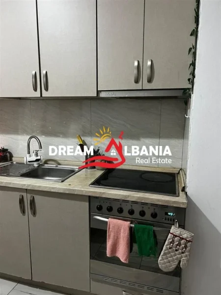 Tirane, shitet apartament Dublex Kati 1, 75 m² 70.000 € (ne Rrugen 5 Maji, prane Shkolles Tirana Jone)
