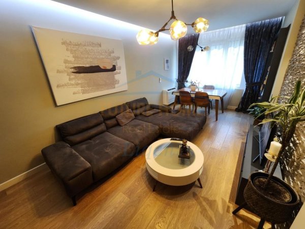 SHITET APARTAMENT 2+1 TEK KOPSHTI BOTANIK