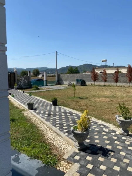 Tirane, shitet 2 Katshe Kati 2, 800 m² 350.000 € Fortuzaj