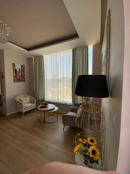 Tirane, shitet 2 Katshe Kati 2, 800 m² 350.000 € Fortuzaj